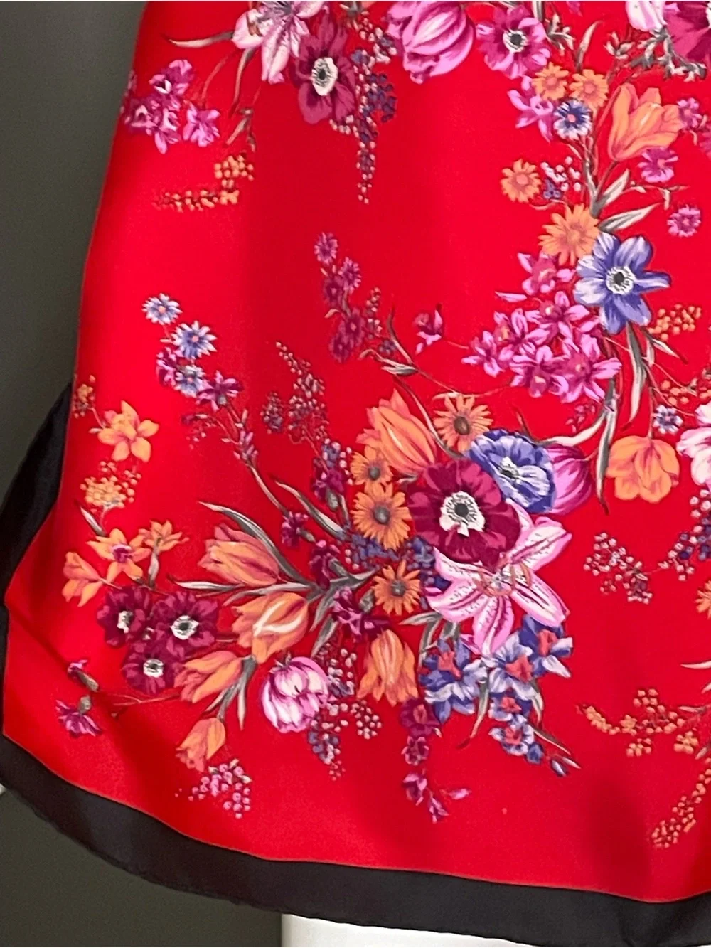 Stunning Christian Dior Silk Scarf 26 In Sq Very Good Condition - Picture 5 of 10
